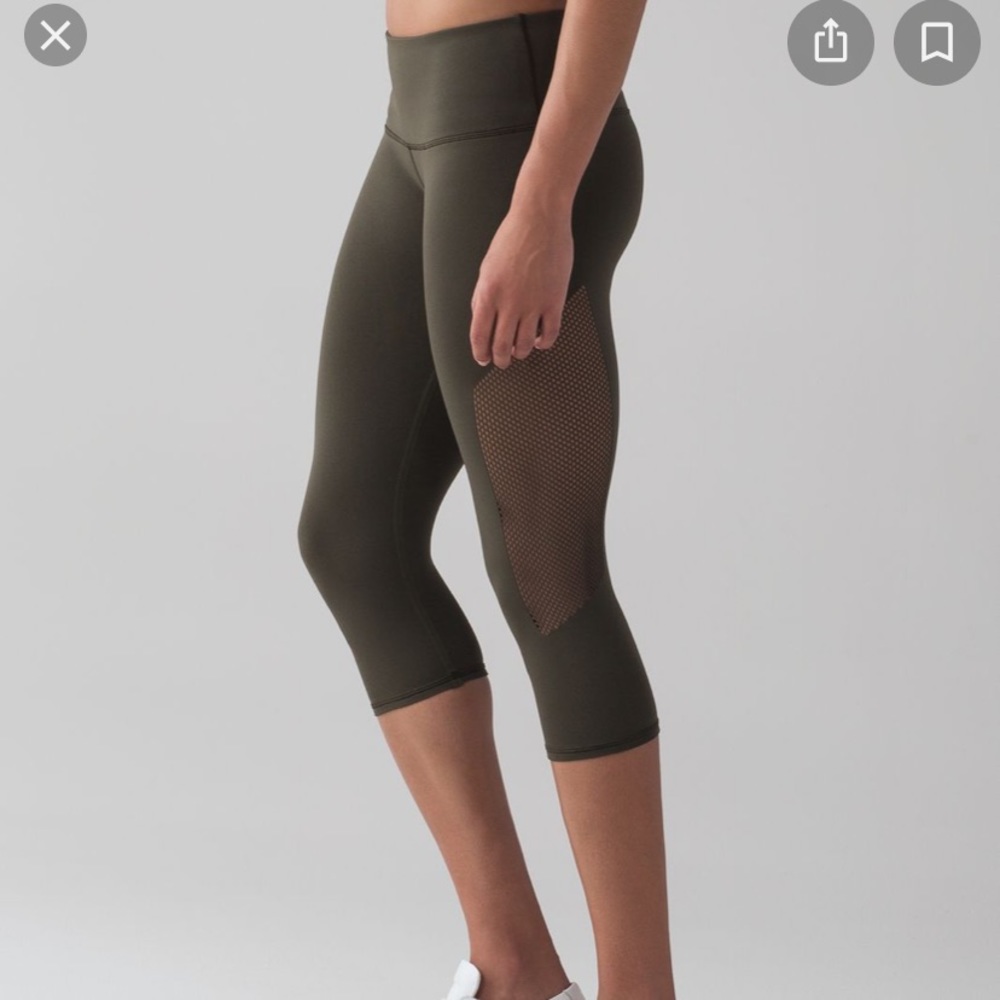 Lululemon reveal crop